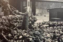 Atelier de recoditionnement à Esslingen en Allemagne sous commandement du 51st Ordnance Group