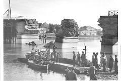JEEP-Barge-St-Jean-de-Losne-20-09-1944