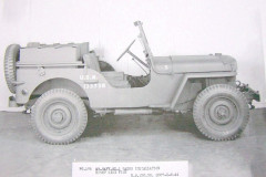 US Navy jeep radio installation  Aout 1944